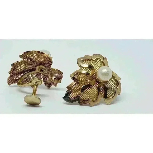 Vintage Gold Mesh Screw Back Earrings Leaf Leaves Faux Pearl Antique 1940 - Picture 4 of 4
